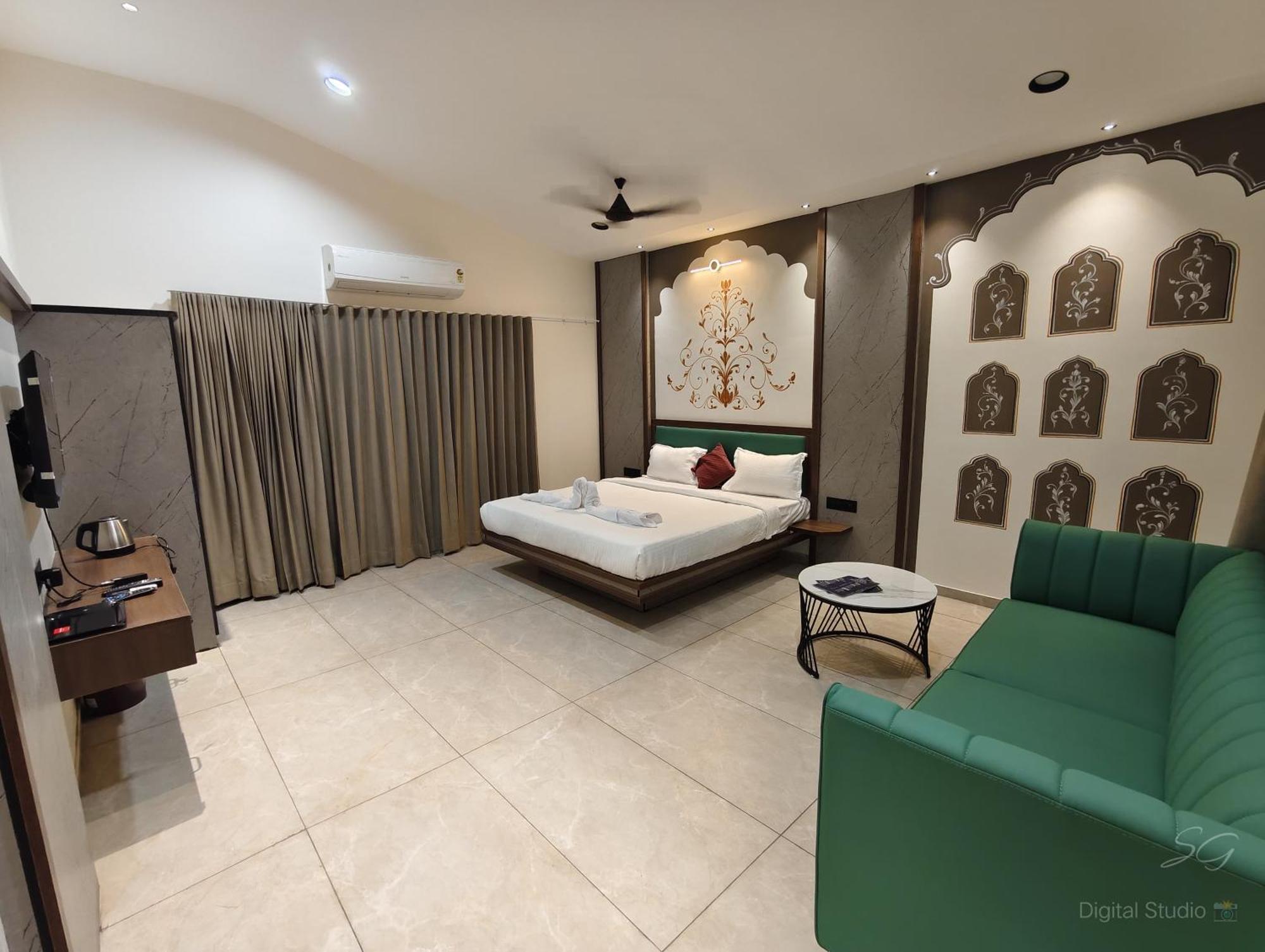 Shree Jalaram Resort Kodāe Εξωτερικό φωτογραφία