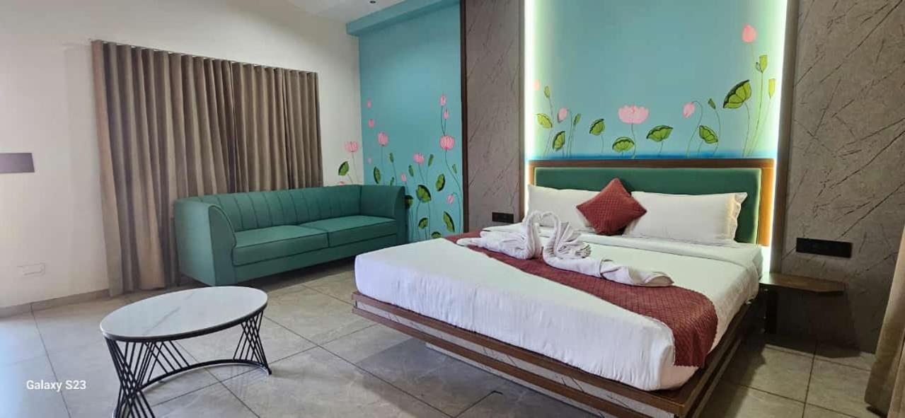 Shree Jalaram Resort Kodāe Εξωτερικό φωτογραφία