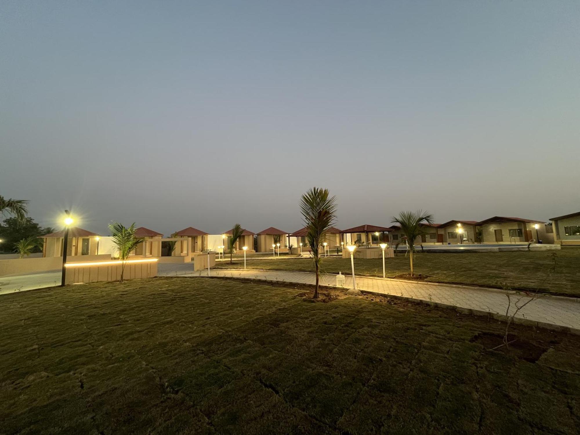 Shree Jalaram Resort Kodāe Εξωτερικό φωτογραφία